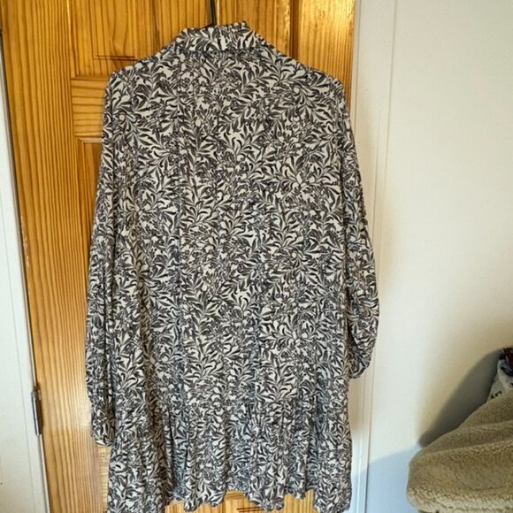 H&M Dress (M) - Picture 4 of 7